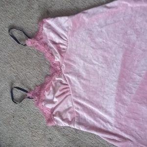 Pink velvet night camisole pajama set sz large.